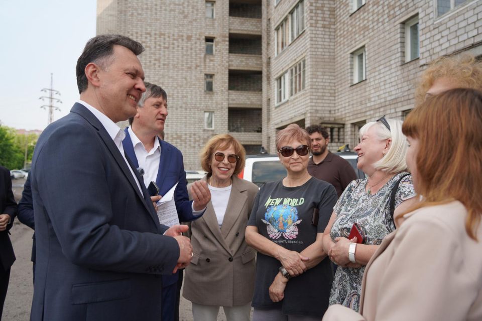 Сегодня глава Красноярска Сергей Верещагин посетил ряд объектов в Железнодорожном районе Сегодня глава Красноярска Сергей Верещагин посетил ряд объектов в Железнодорожном районе