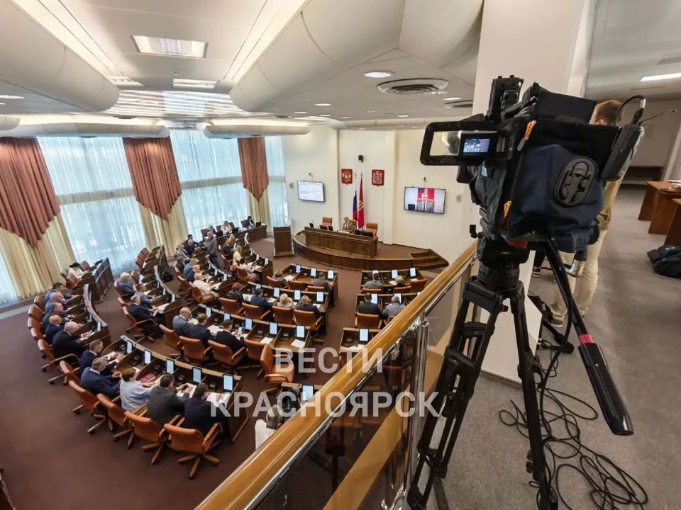 Сегодня правительство Красноярского края представило депутатам краевого парламента отчет за 2025 год