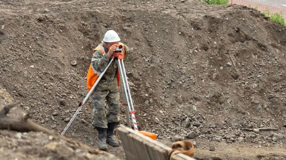 «КрасКом» завершил монтаж финальной части второго участка коллектора на Семафорной