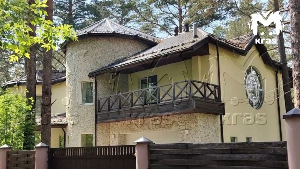 Экс-председатель правительства Красноярского края Юрий Лапшин может лишиться роскошного особняка на Удачном по делу о метро