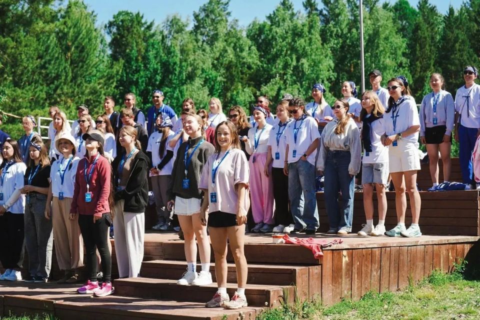 Начальник Центра обеспечения учебно-воспитательной работы ФСИН России Андрей Артемчук и начальник ГУФСИН России по Красноярскому краю Антон Ефаркин посетили Всероссийский молодежный форум ТИМ «Бирюса» Начальник Центра обеспечения учебно-воспитательной работы ФСИН России Андрей Артемчук и начальник ГУФСИН России по Красноярскому краю Антон Ефаркин посетили Всероссийский молодежный форум ТИМ «Бирюса»