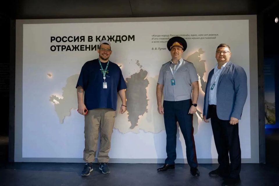 Начальник Центра обеспечения учебно-воспитательной работы ФСИН России Андрей Артемчук и начальник ГУФСИН России по Красноярскому краю Антон Ефаркин посетили Всероссийский молодежный форум ТИМ «Бирюса» Начальник Центра обеспечения учебно-воспитательной работы ФСИН России Андрей Артемчук и начальник ГУФСИН России по Красноярскому краю Антон Ефаркин посетили Всероссийский молодежный форум ТИМ «Бирюса»