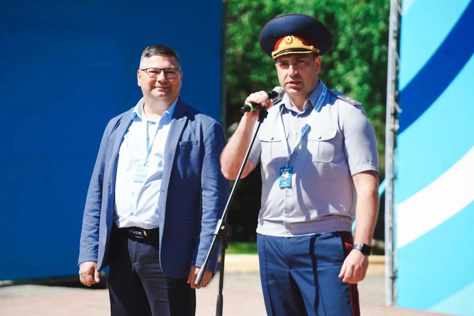 Начальник Центра обеспечения учебно-воспитательной работы ФСИН России Андрей Артемчук и начальник ГУФСИН России по Красноярскому краю Антон Ефаркин посетили Всероссийский молодежный форум ТИМ «Бирюса»