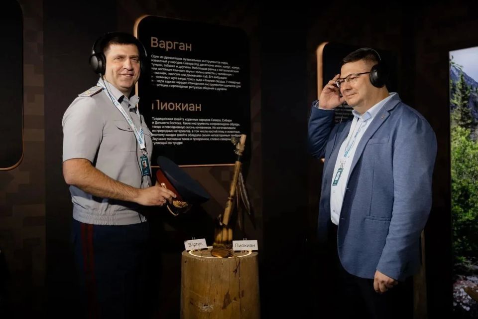 Начальник Центра обеспечения учебно-воспитательной работы ФСИН России Андрей Артемчук и начальник ГУФСИН России по Красноярскому краю Антон Ефаркин посетили Всероссийский молодежный форум ТИМ «Бирюса» Начальник Центра обеспечения учебно-воспитательной работы ФСИН России Андрей Артемчук и начальник ГУФСИН России по Красноярскому краю Антон Ефаркин посетили Всероссийский молодежный форум ТИМ «Бирюса»
