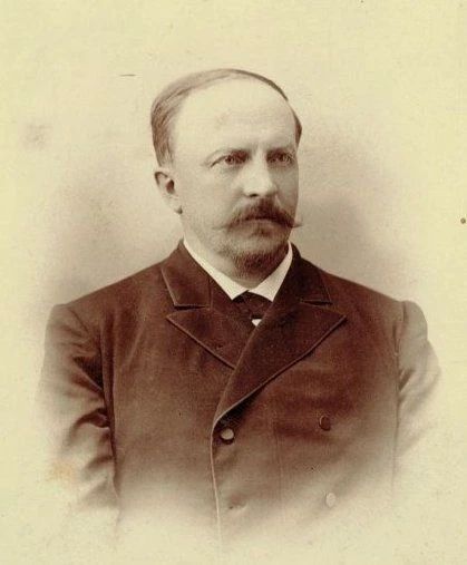 Сегодня исполняется 180 лет со дня рождения Ивана Тимофеевича Савенкова — педагога, шахматиста, историка, археолога, открывшего палеолитическую стоянку на Афонтовой горе города Красноярска