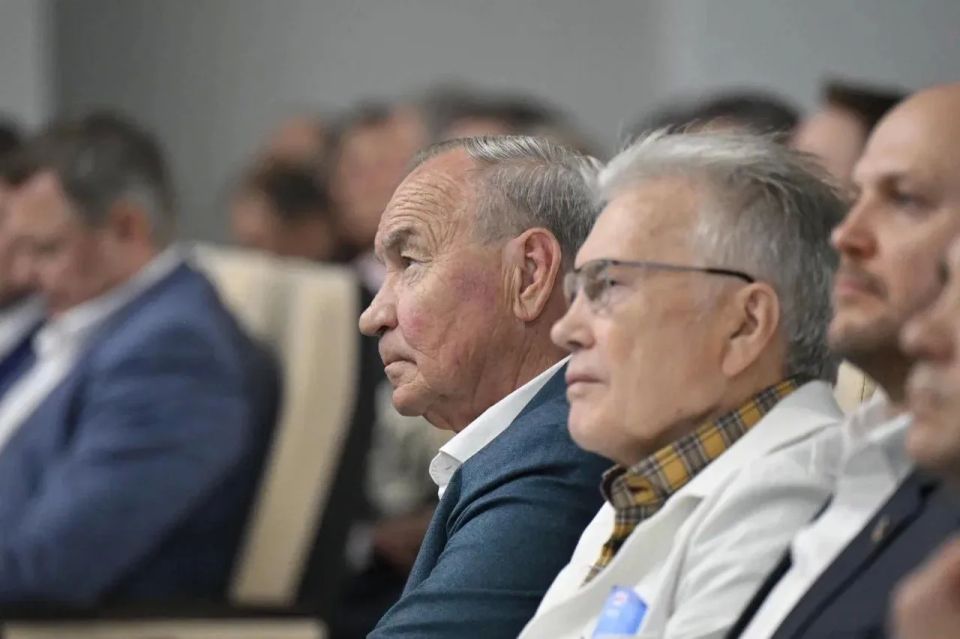 В Красноярске прошла конференция регионального отделения Единой России В Красноярске прошла конференция регионального отделения Единой России