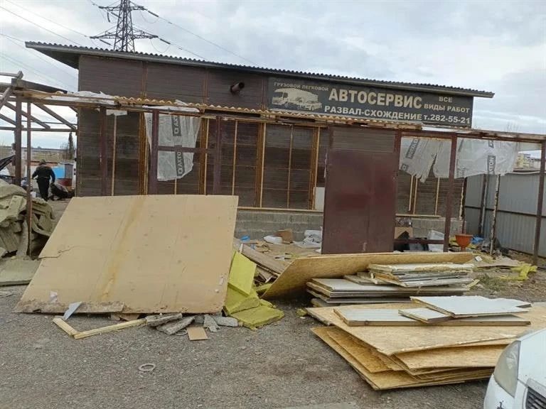 В Красноярске продолжают демонтировать незаконные сооружения В Красноярске продолжают демонтировать незаконные сооружения