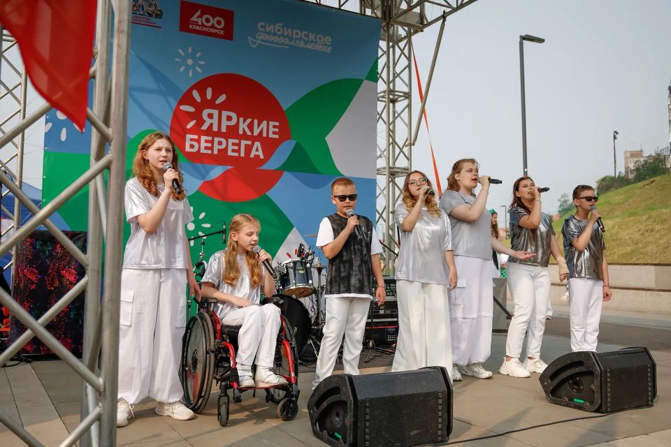 Ищите себя на фото!. Наш фотограф уже успел поймать самые яркие моменты сегодняшнего праздника Ищите себя на фото!. Наш фотограф уже успел поймать самые яркие моменты сегодняшнего праздника