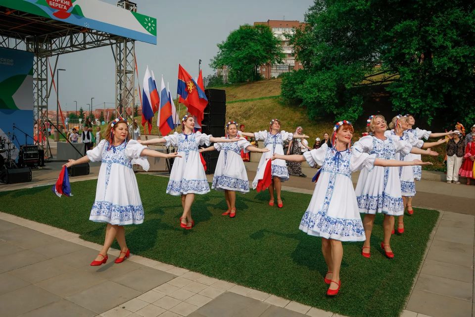 Ищите себя на фото!. Наш фотограф уже успел поймать самые яркие моменты сегодняшнего праздника Ищите себя на фото!. Наш фотограф уже успел поймать самые яркие моменты сегодняшнего праздника