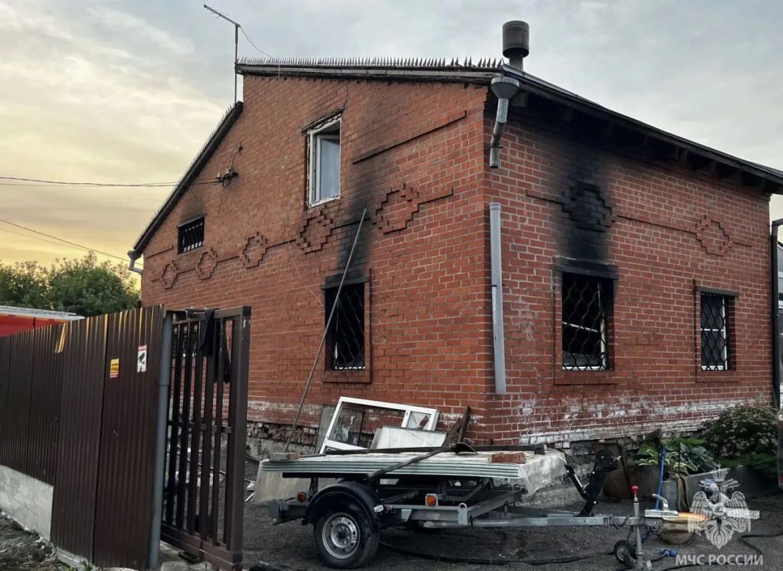 Три человека погибли при пожаре в Челябинской области Три человека погибли при пожаре в Челябинской области
