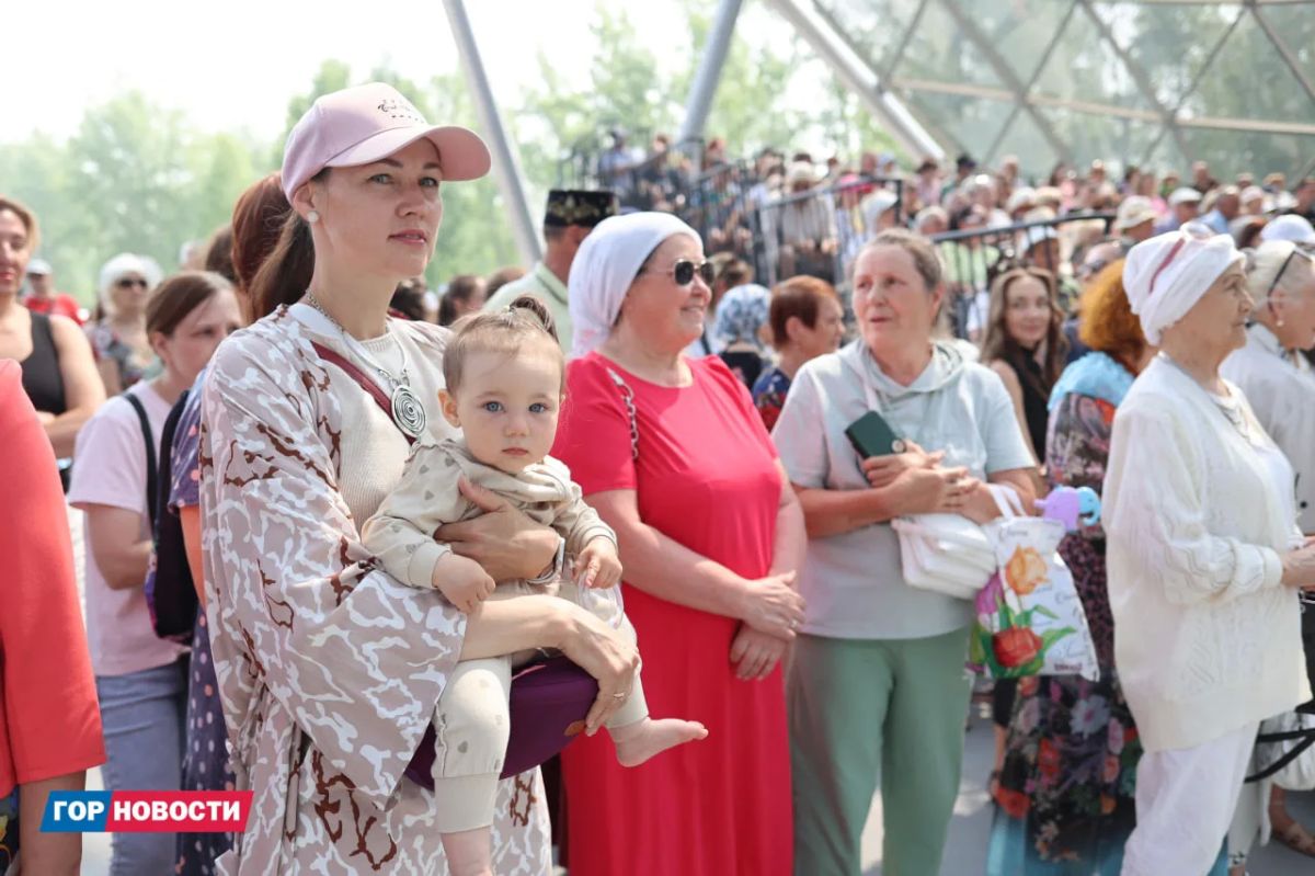 Мы не могли оставить вас без таких тёплых фотографий, снятых на Сабантуе Мы не могли оставить вас без таких тёплых фотографий, снятых на Сабантуе