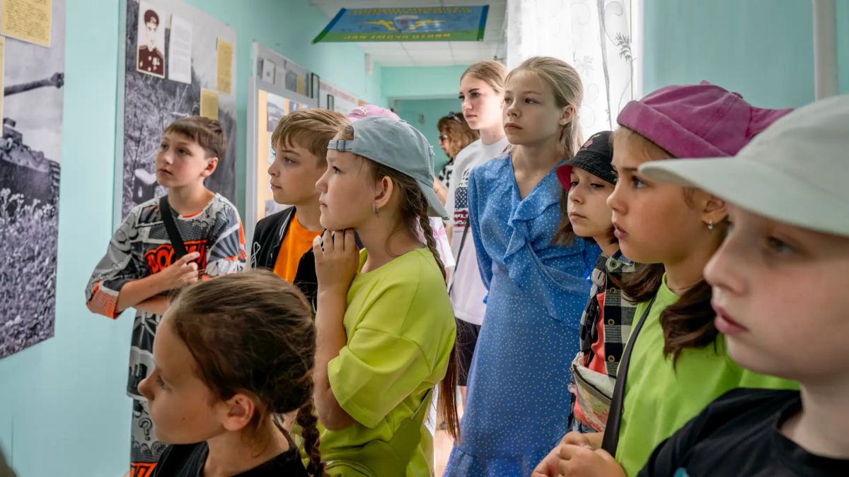 Точка памяти в Кедровом. 20 июня музей 36-й Венской Гвардейской Краснознаменной дивизии в Доме культуры посёлка Кедровый принимал ребят из летнего лагеря школы №71 Точка памяти в Кедровом. 20 июня музей 36-й Венской Гвардейской Краснознаменной дивизии в Доме культуры посёлка Кедровый принимал ребят из летнего лагеря школы №71