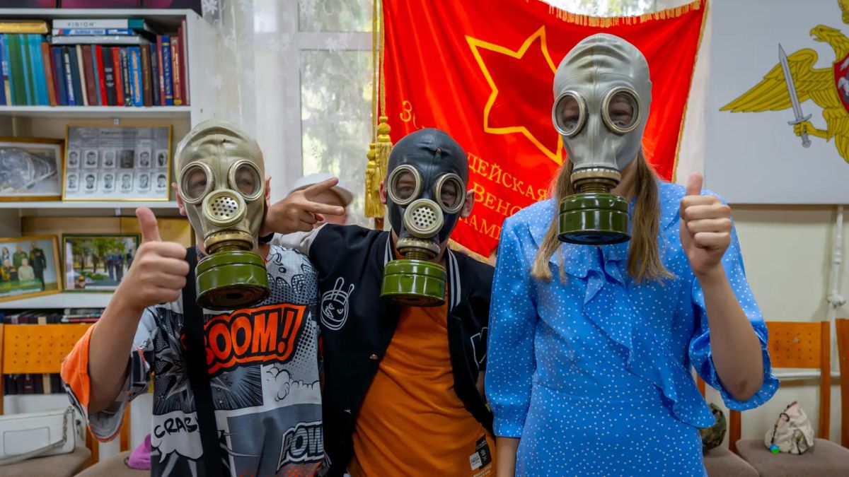 Точка памяти в Кедровом. 20 июня музей 36-й Венской Гвардейской Краснознаменной дивизии в Доме культуры посёлка Кедровый принимал ребят из летнего лагеря школы №71 Точка памяти в Кедровом. 20 июня музей 36-й Венской Гвардейской Краснознаменной дивизии в Доме культуры посёлка Кедровый принимал ребят из летнего лагеря школы №71