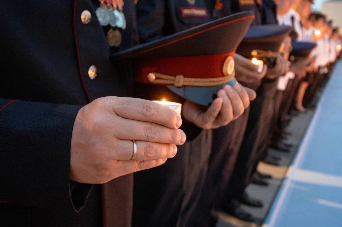 Сотрудники транспортной полиции приняли участие в мероприятиях, приуроченных к 85й годовщине начала Великой Отечественной войны Сотрудники транспортной полиции приняли участие в мероприятиях, приуроченных к 85й годовщине начала Великой Отечественной войны