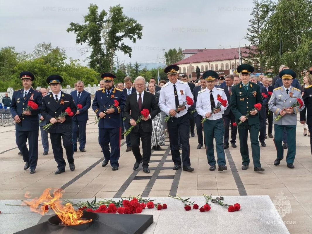 Сотрудники Главного управления почтили память погибших в годы Великой Отечественной войны Сотрудники Главного управления почтили память погибших в годы Великой Отечественной войны