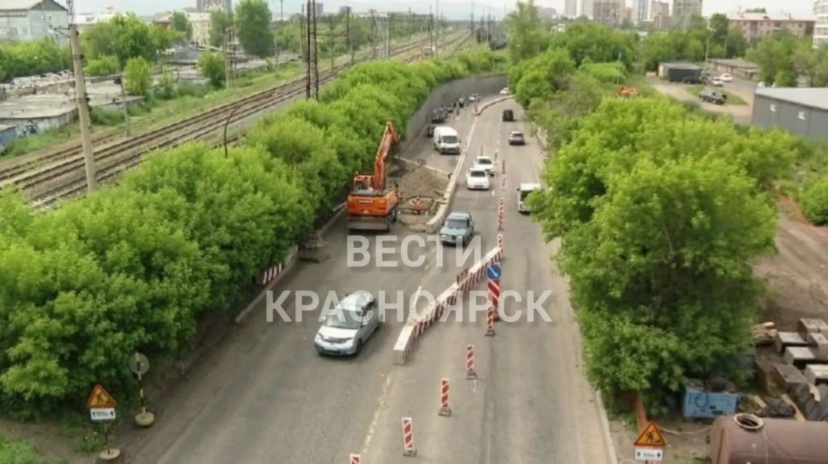 Ремонт коллектора на Семафорной в Красноярске продолжается