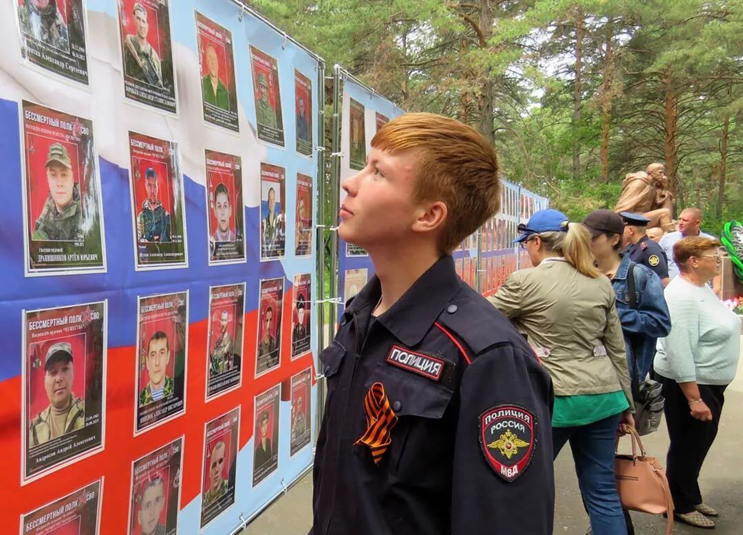Один народ, одна память: в Канском округе у мемориала Землянка наследники Великой Победы отдали дань памяти подвигу предков Один народ, одна память: в Канском округе у мемориала Землянка наследники Великой Победы отдали дань памяти подвигу предков