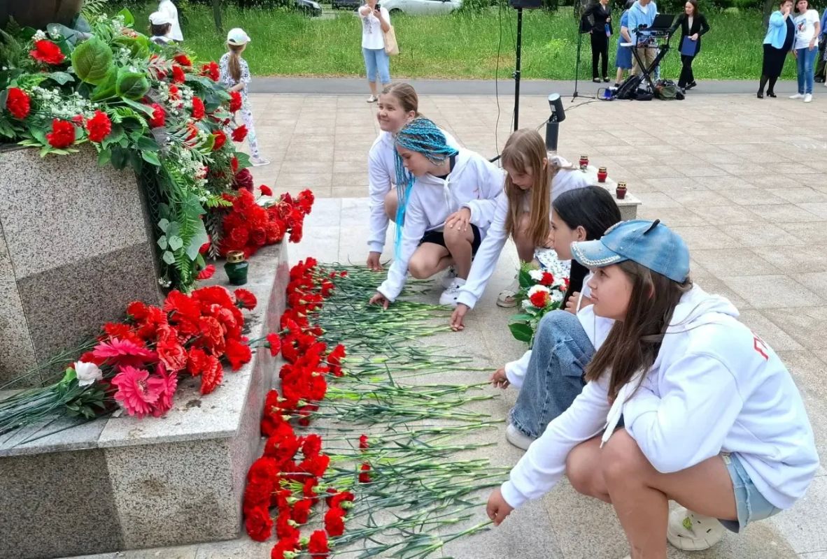 В День памяти и скорби в Сосновоборске почтили героев Великой Отечественной войны В День памяти и скорби в Сосновоборске почтили героев Великой Отечественной войны