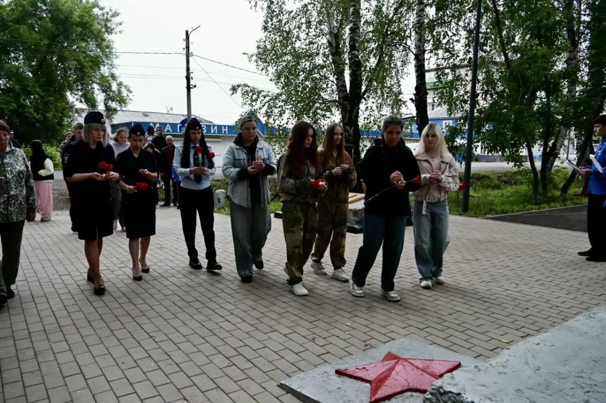 В Красноярском крае транспортные полицейские приняли участие в акции памяти о Великой Отечественной войне В Красноярском крае транспортные полицейские приняли участие в акции памяти о Великой Отечественной войне