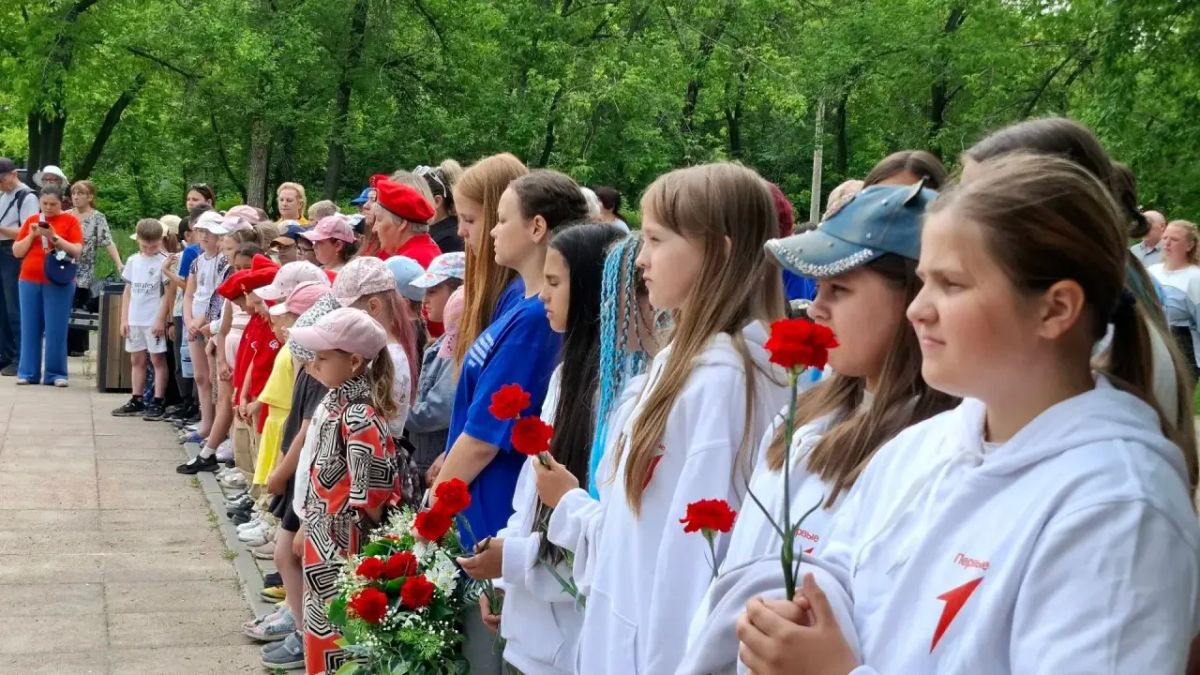 В День памяти и скорби в Сосновоборске почтили героев Великой Отечественной войны В День памяти и скорби в Сосновоборске почтили героев Великой Отечественной войны