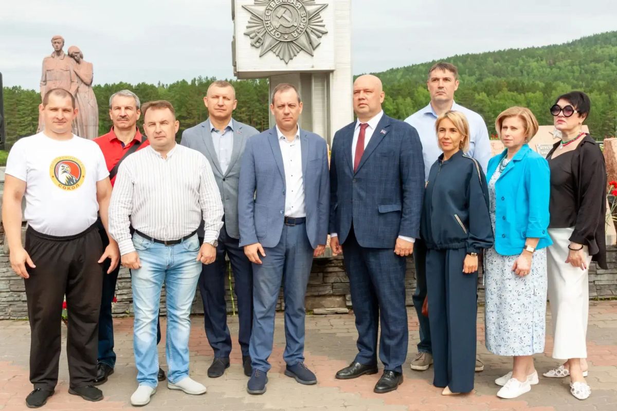 Зеленогорск помнит. Зеленогорцы возложили цветы к стеле Победы в п. Орловка и к обелиску воинам Великой Отечественной войны на набережной Зеленогорск помнит. Зеленогорцы возложили цветы к стеле Победы в п. Орловка и к обелиску воинам Великой Отечественной войны на набережной