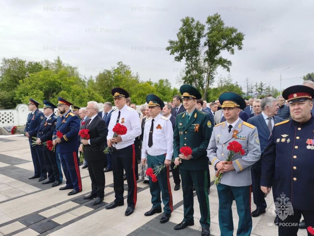 Сотрудники Главного управления почтили память погибших в годы Великой Отечественной войны Сотрудники Главного управления почтили память погибших в годы Великой Отечественной войны