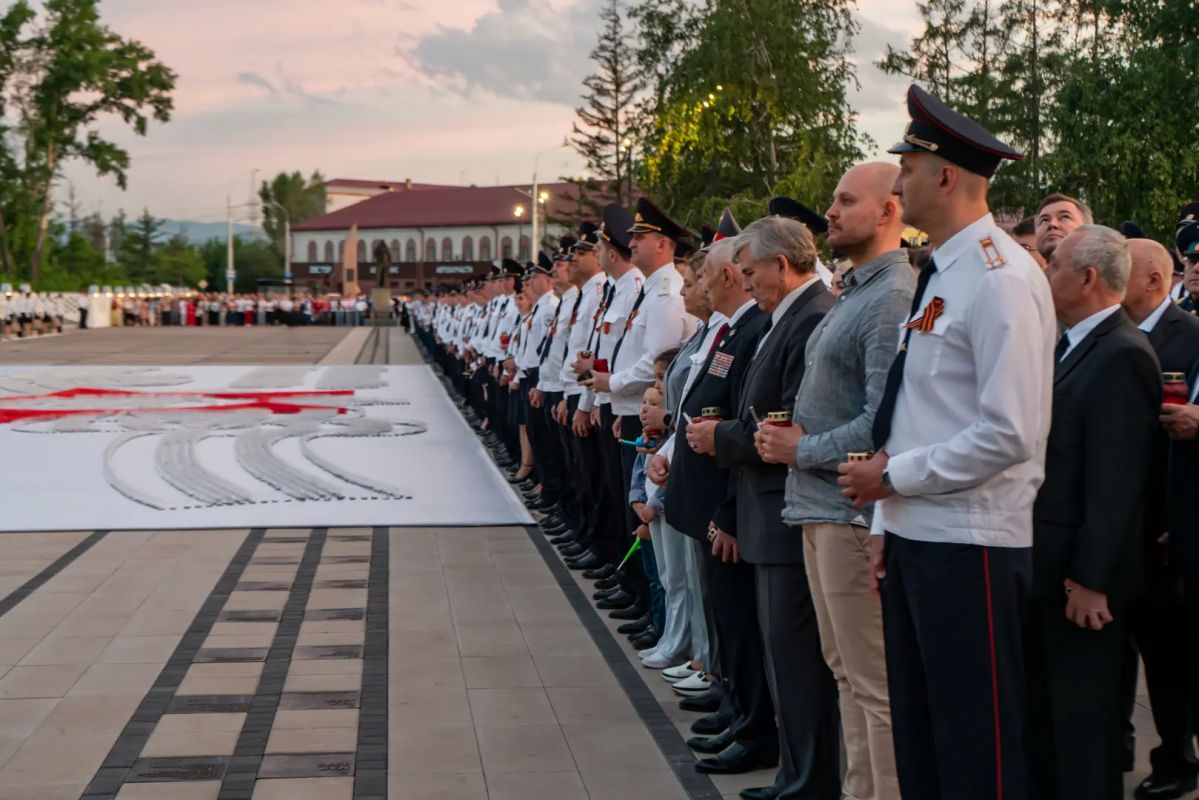 Красноярск помнит: полицейские приняли участие в мероприятиях, приуроченных к 85-й годовщине начала Великой Отечественной войны Красноярск помнит: полицейские приняли участие в мероприятиях, приуроченных к 85-й годовщине начала Великой Отечественной войны