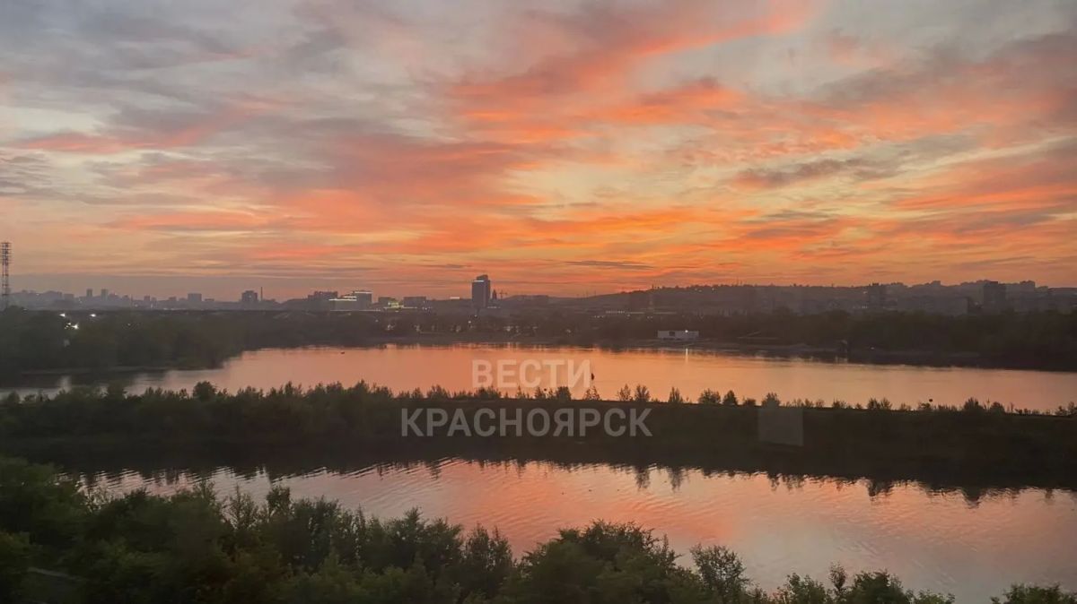 Яркий закат над Красноярском