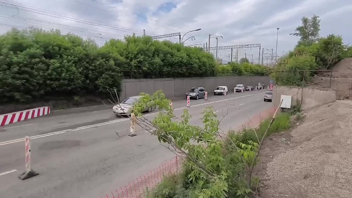 Дорогу на Семафорной в Красноярске сузили на 12 дней
