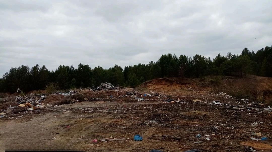 В крае активно продолжается работа по выявлению и пресечению случаев незаконного складирования бытовых отходов в лесных массивах В крае активно продолжается работа по выявлению и пресечению случаев незаконного складирования бытовых отходов в лесных массивах