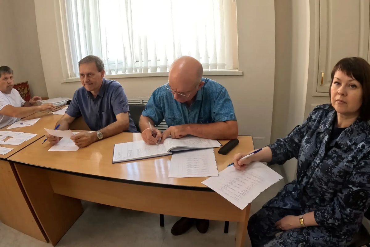 Осужденные, отбывающие наказание в КТБ-1, сдали экзамен по ремонту автомобилей Осужденные, отбывающие наказание в КТБ-1, сдали экзамен по ремонту автомобилей