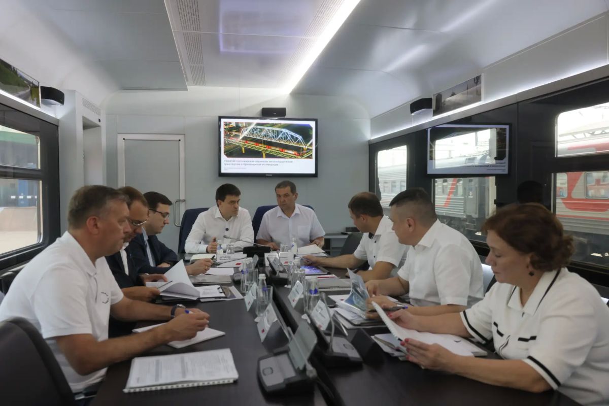 Будни депутатов краевого парламента наполнены встречами с жителями и решением насущных вопросов региона