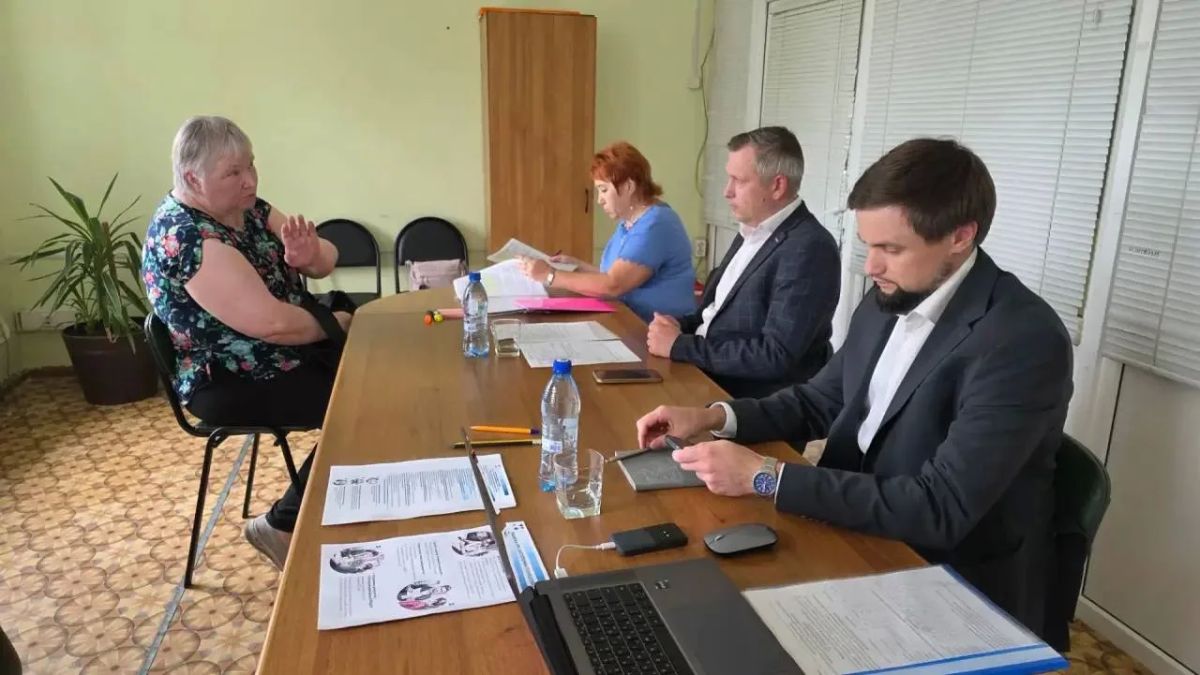 Александр Вишняков провел личный прием граждан в Лесосибирске