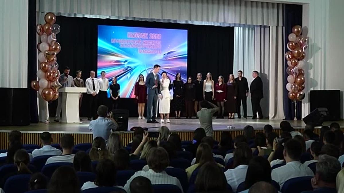 В ДОБРЫЙ ПУТЬ, ВЫПУСКНИКИ!