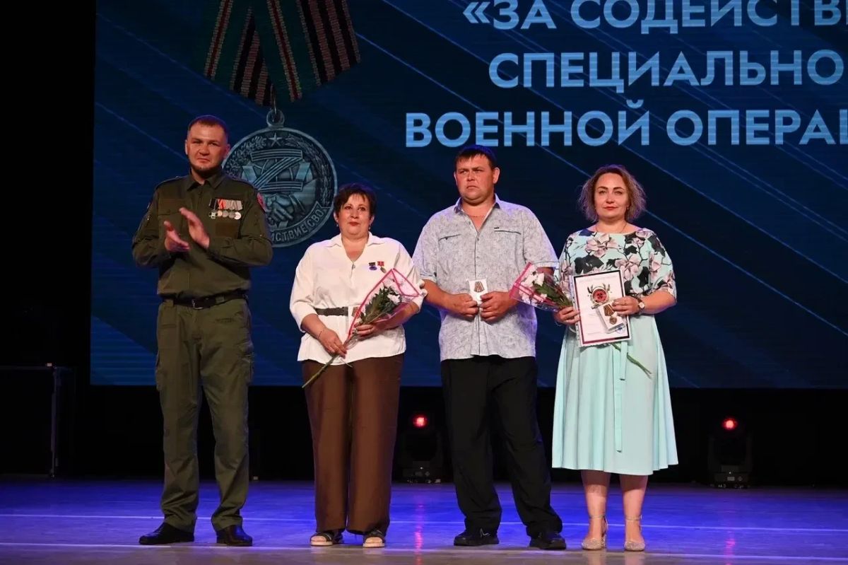 Корреспонденту государственного окружного издания "Эхо Турана" Наталье Фатьяновой 1 июля вручена медаль «За содействие СВО» Корреспонденту государственного окружного издания "Эхо Турана" Наталье Фатьяновой 1 июля вручена медаль «За содействие СВО»
