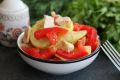 Легкий и яркий салат с курицей и кабачками для летнего ужина