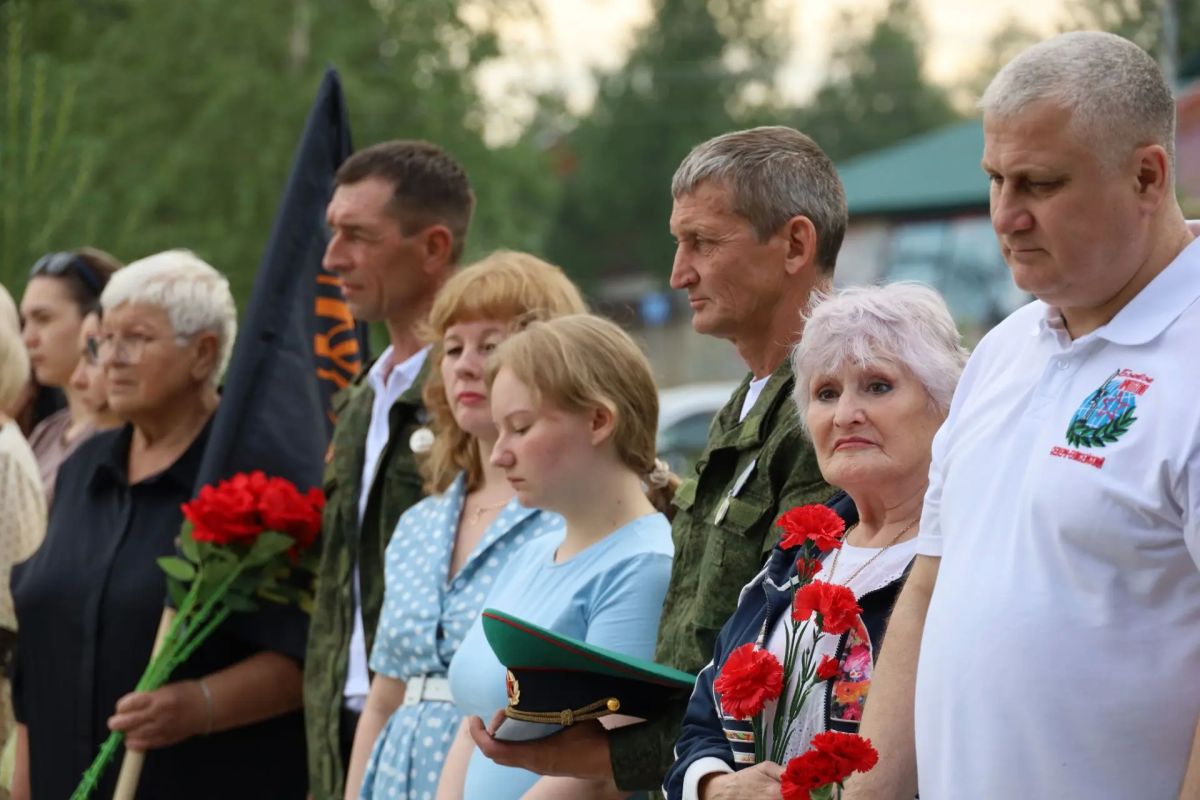 В День ветеранов боевых действий, в городском посёлке Северо-Енисейский прошла торжественная церемония возложения цветов В День ветеранов боевых действий, в городском посёлке Северо-Енисейский прошла торжественная церемония возложения цветов