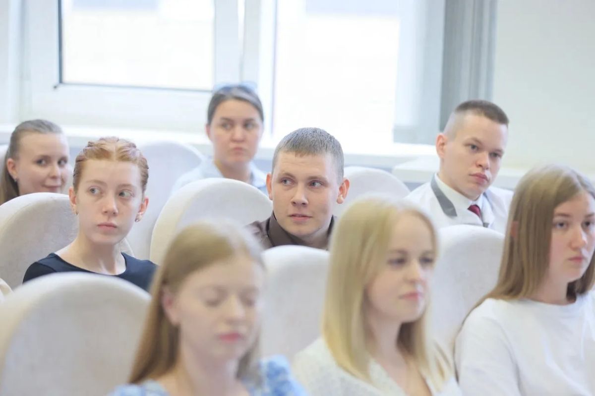 Михаил Котюков: В этом году в муниципалитеты отправятся работать 37 детских врачей – выпускников медуниверситета Михаил Котюков: В этом году в муниципалитеты отправятся работать 37 детских врачей – выпускников медуниверситета