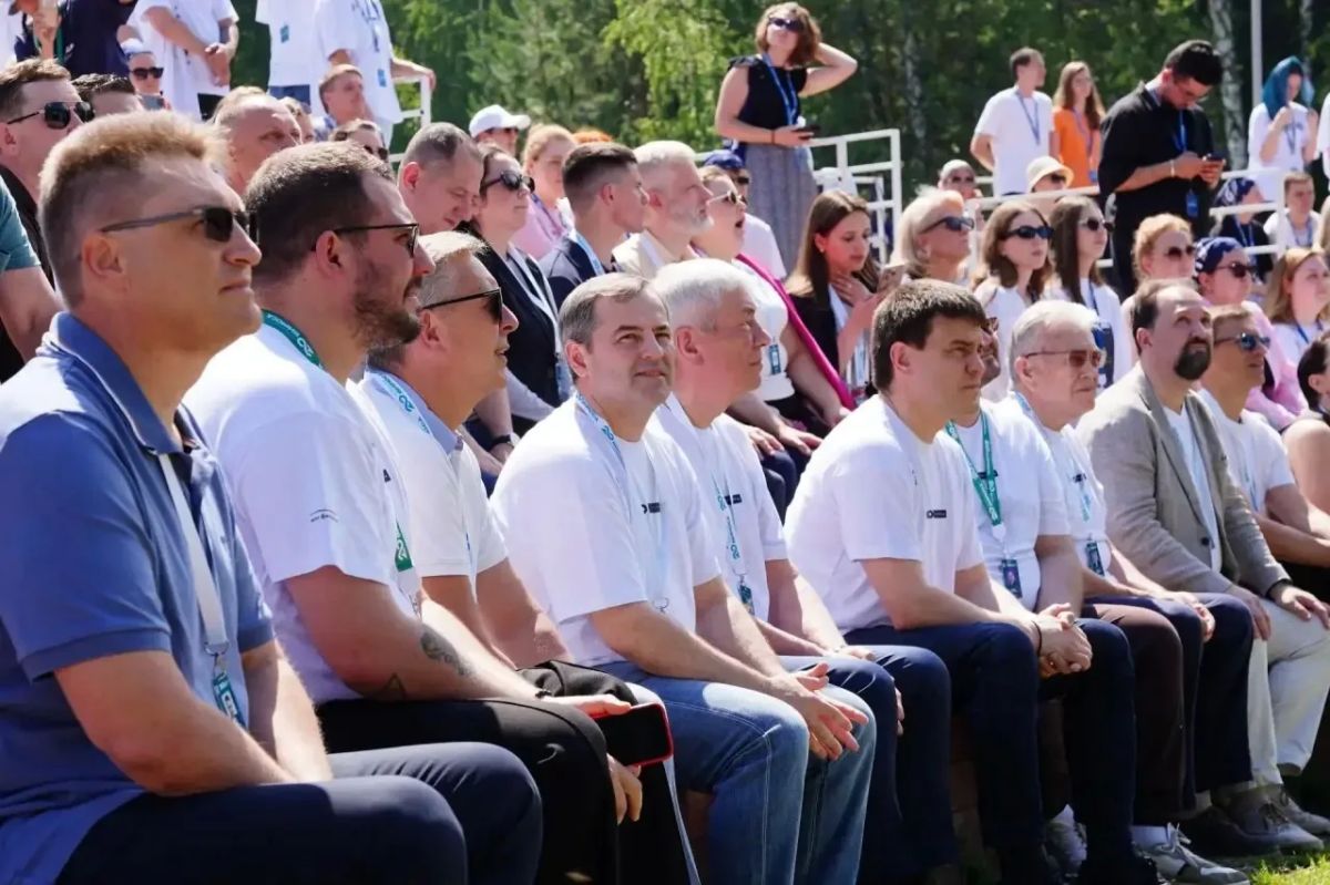 Вице-премьер Красноярского края Владимир Бахарь принял участие в открытии смены «ФинЗОЖ» на Бирюсе Вице-премьер Красноярского края Владимир Бахарь принял участие в открытии смены «ФинЗОЖ» на Бирюсе
