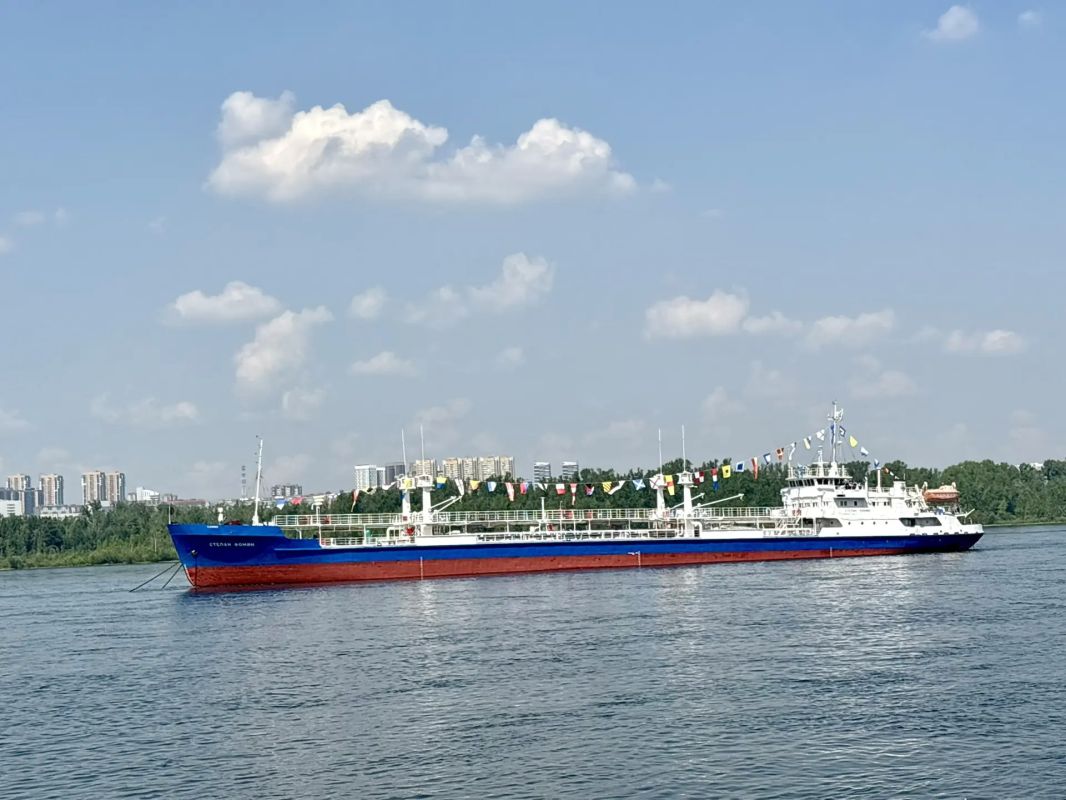Красноярск отпраздновал День речника масштабным парадом судов на Енисее! Красноярск отпраздновал День речника масштабным парадом судов на Енисее!