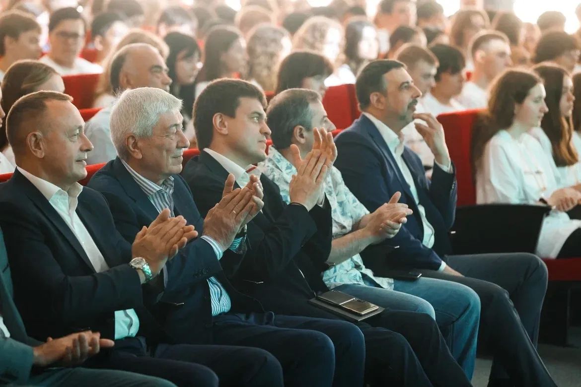 Юрий Чиханчин выступил на открытии II Международной летней школы по финансовой безопасности Юрий Чиханчин выступил на открытии II Международной летней школы по финансовой безопасности
