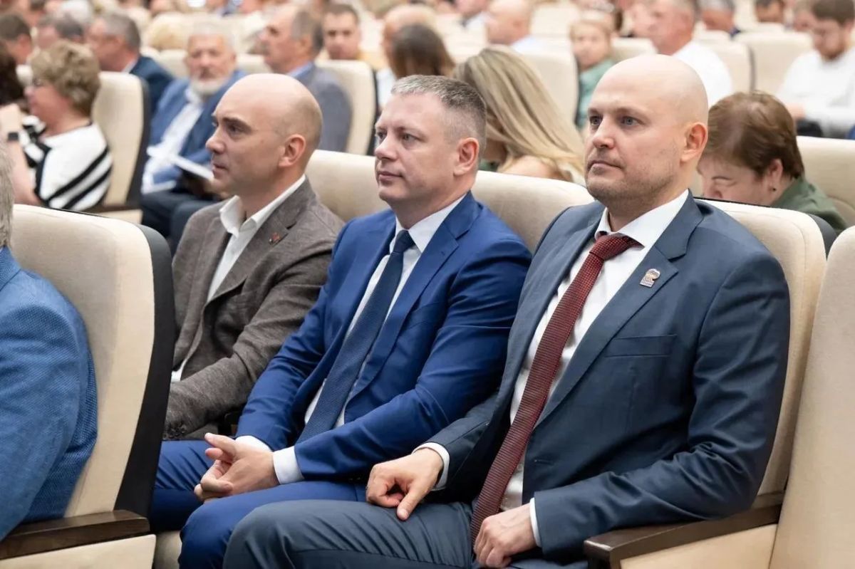 Единая Россия выдвинула кандидатов в Заксобрание края Единая Россия выдвинула кандидатов в Заксобрание края