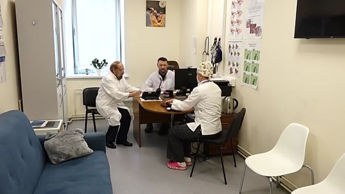 В КРАСНОЯРСКЕ ПОЗДРАВЛЯЛИ ВЫПУСКНИКОВ МЕДУНИВЕРСИТЕТА