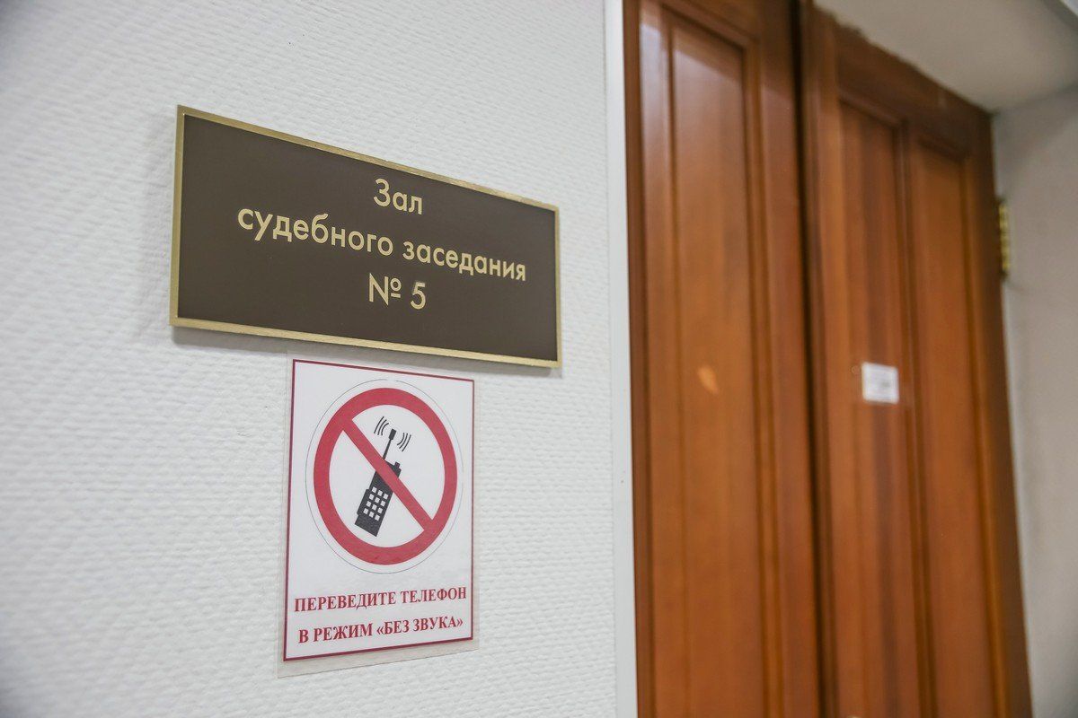 Супруги наняли в 2023 году няню своим детям
