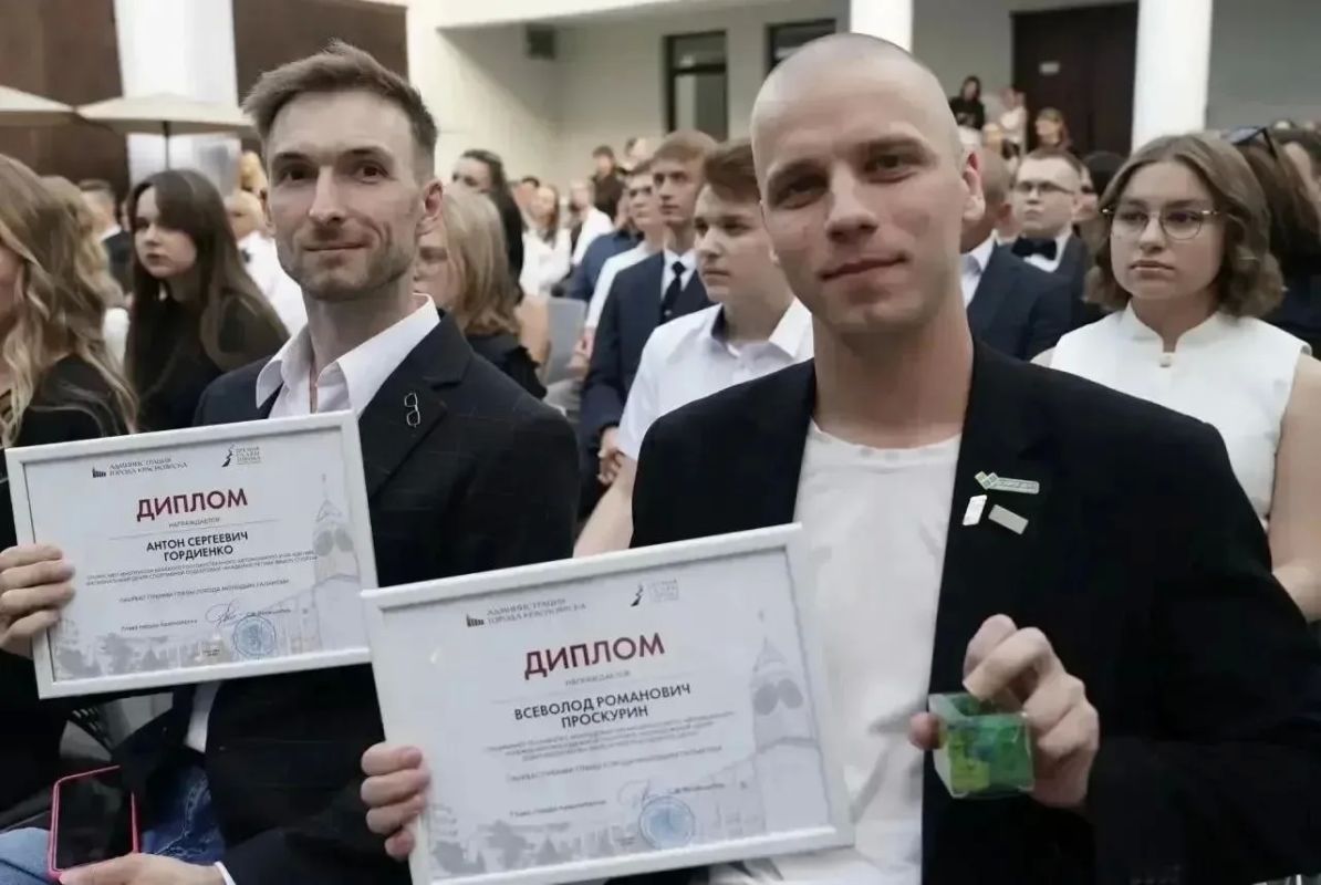 В Красноярском ТЮЗе впервые прошла церемония вручения Премии главы города В Красноярском ТЮЗе впервые прошла церемония вручения Премии главы города