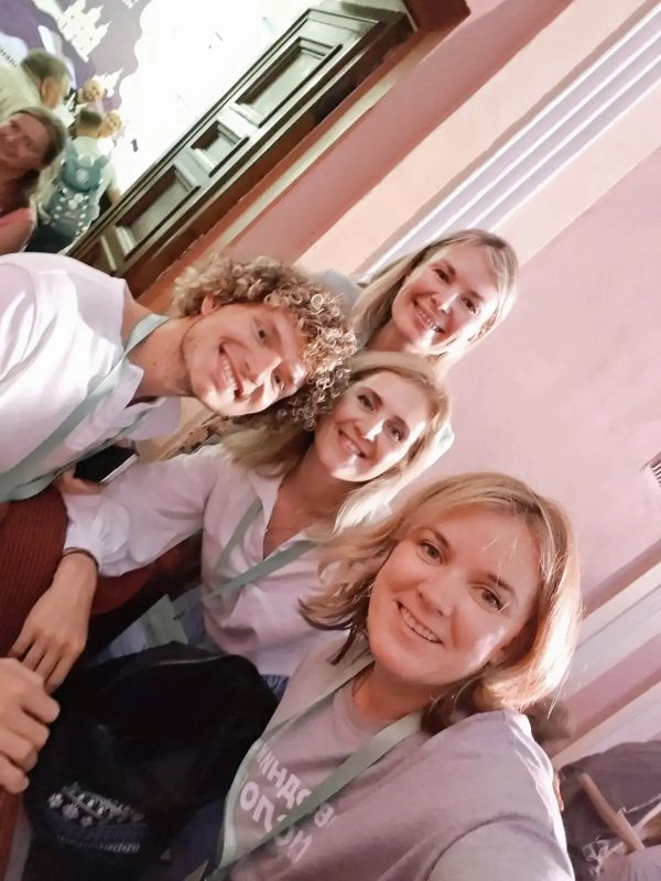 «Проводники смыслов»: наши экскурсоводы привезли из Смоленска не только награды, но и новые идеи «Проводники смыслов»: наши экскурсоводы привезли из Смоленска не только награды, но и новые идеи