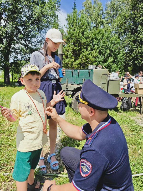 Транспортная полиция Сибири отметила День семьи, любви и верности Транспортная полиция Сибири отметила День семьи, любви и верности