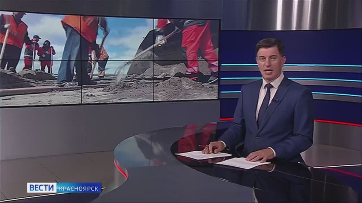 В Дудинском порту восстанавливают морские причалы после паводка на Енисее