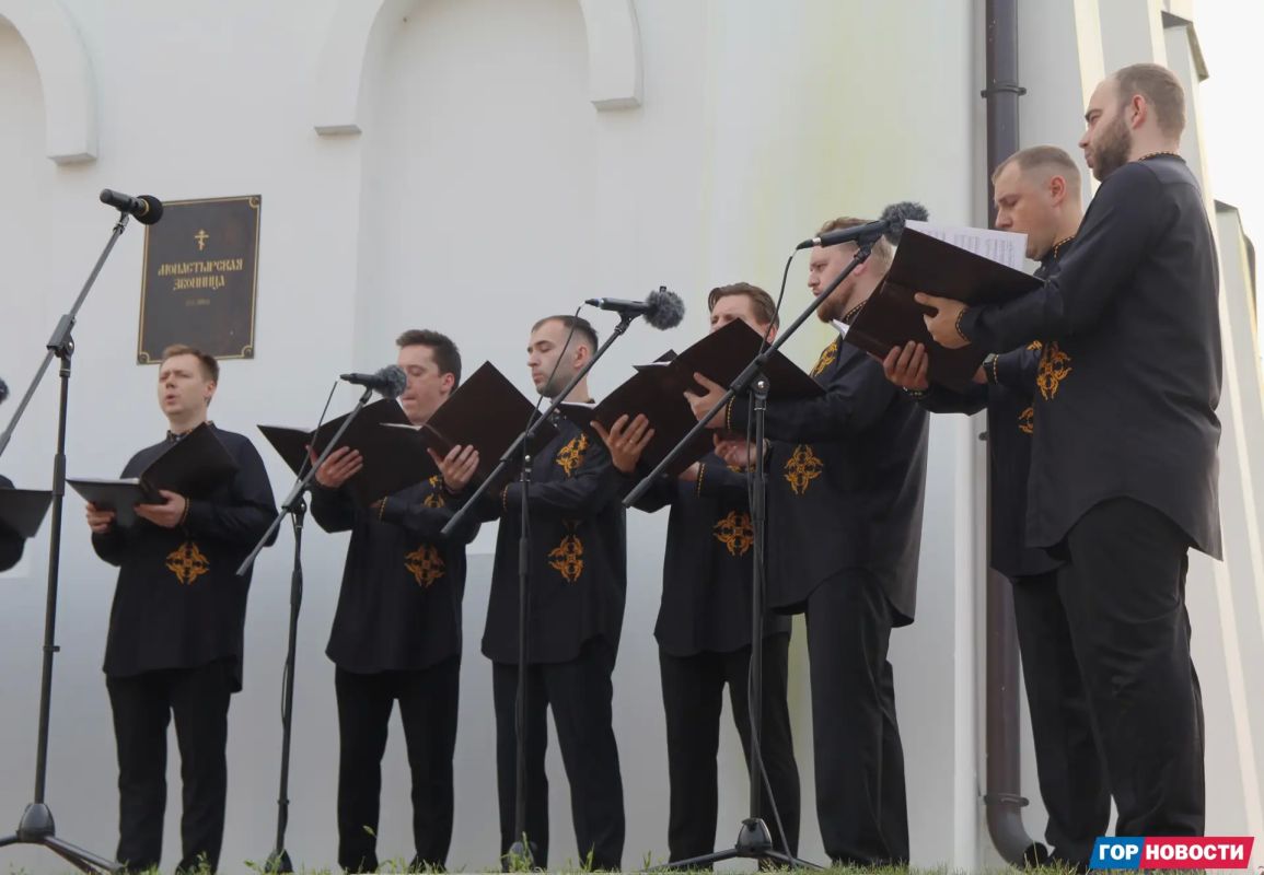 В День семьи, любви и верности на берегах Енисея прошла «Ромашка» В День семьи, любви и верности на берегах Енисея прошла «Ромашка»