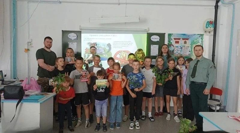 В регионе продолжается активная просветительская работа: специалисты напоминают жителям о правилах безопасности в лесу В регионе продолжается активная просветительская работа: специалисты напоминают жителям о правилах безопасности в лесу